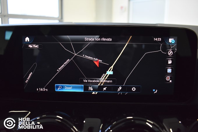 MERCEDES-BENZ GLA 180 Automatic Business Extra